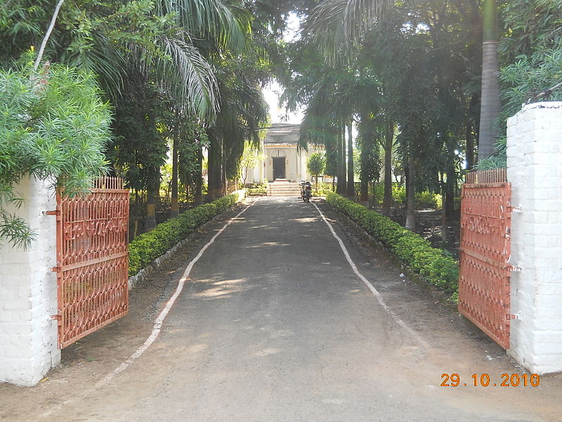 put guest house pic here